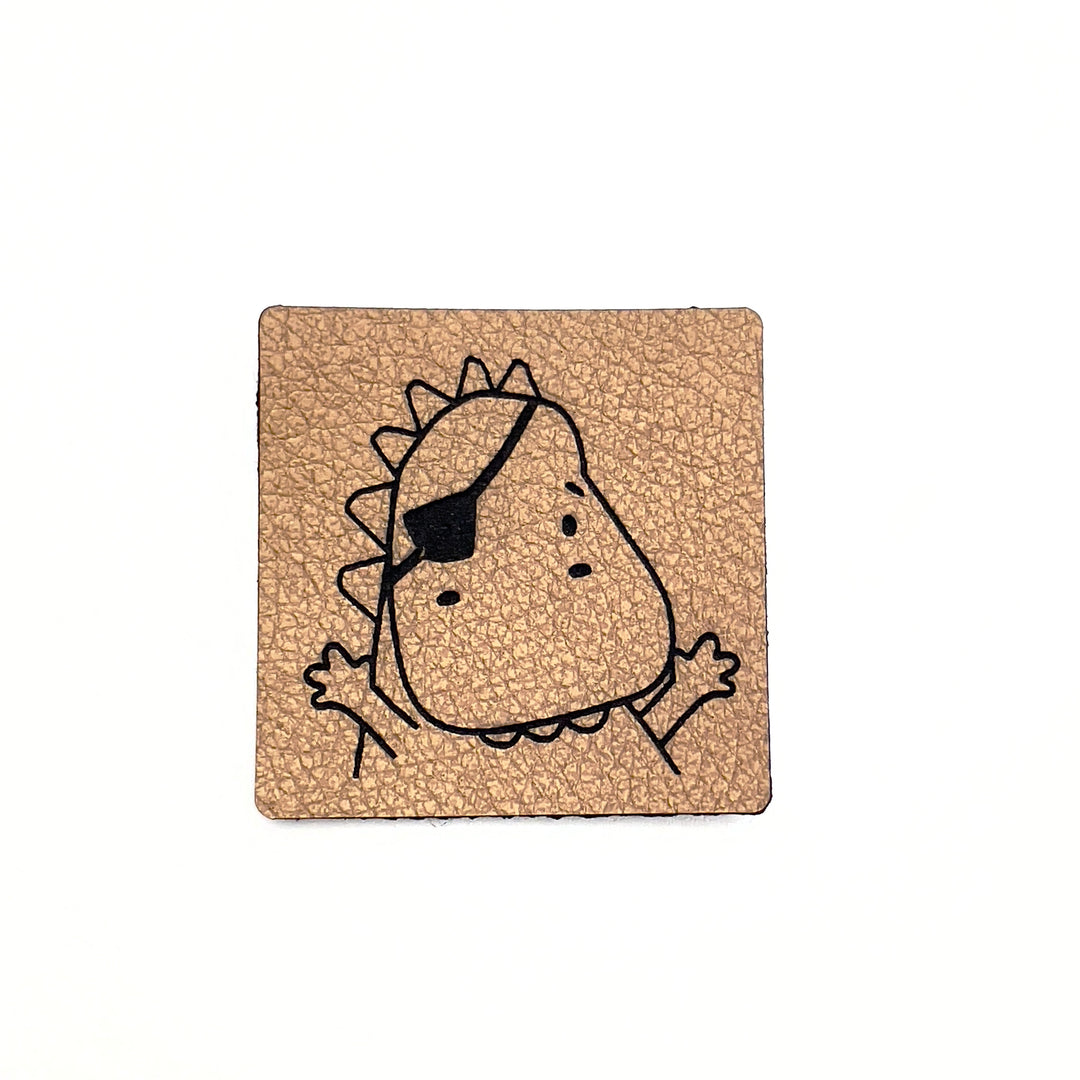 1 Kunstlederlabel Dinopirat - Braun