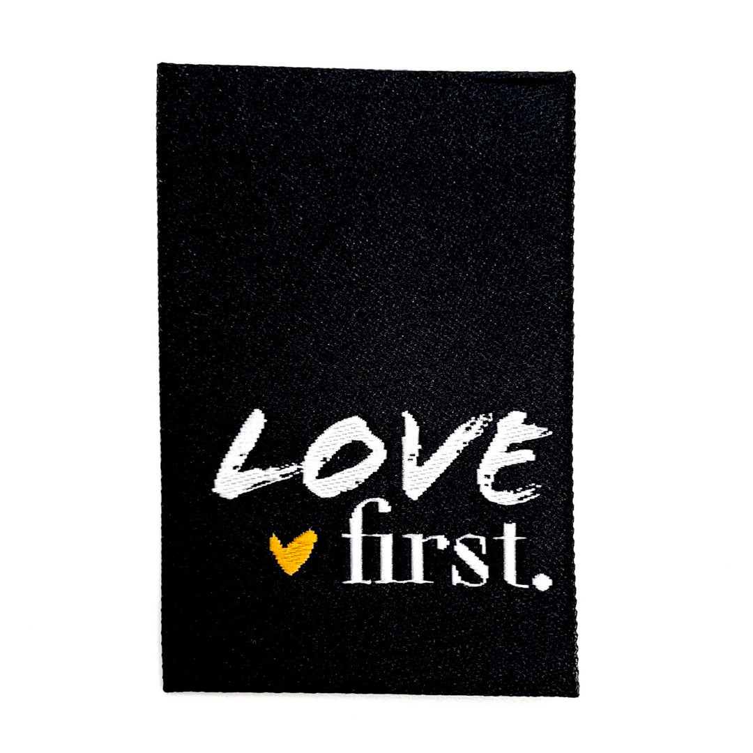 Weblabel „Love first" - Schwarz - 1 Stück