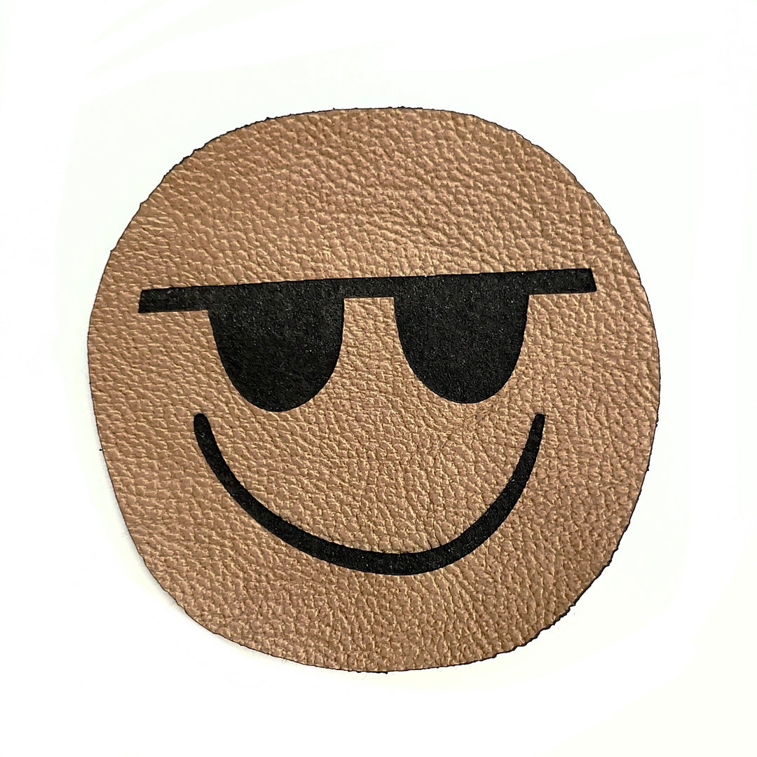 1 Kunstlederlabel "Ey Smile! Cool" - Braun